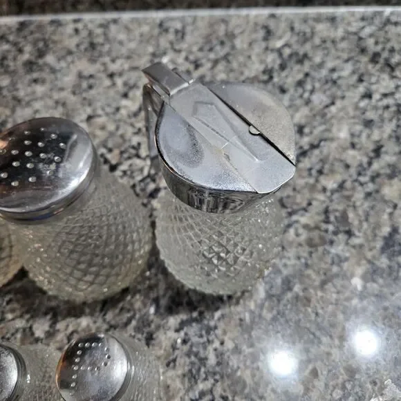 Vintage 5 pcs diamond point pressed glass table service set. Salt, pepper, syrup - Picture 7 of 12